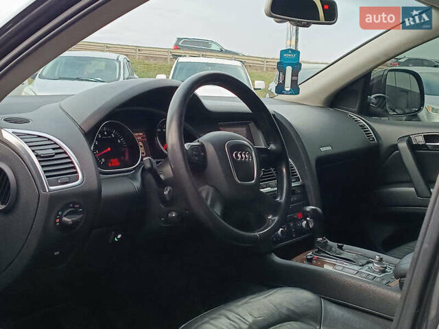 Чорний Ауді Ку 7, об'ємом двигуна 4.2 л та пробігом 220 тис. км за 10000 $, фото 22 на Automoto.ua