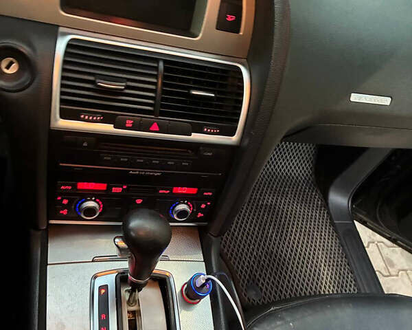 Чорний Ауді Ку 7, об'ємом двигуна 3 л та пробігом 268 тис. км за 11500 $, фото 14 на Automoto.ua