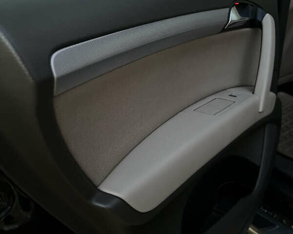 Чорний Ауді Ку 7, об'ємом двигуна 2.97 л та пробігом 230 тис. км за 10700 $, фото 27 на Automoto.ua