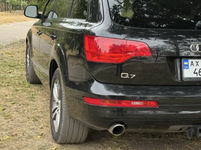 Черный Ауди Ку 7, объемом двигателя 4.2 л и пробегом 176 тыс. км за 10000 $, фото 1 на Automoto.ua