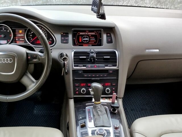 Черный Ауди Ку 7, объемом двигателя 3 л и пробегом 340 тыс. км за 10000 $, фото 7 на Automoto.ua