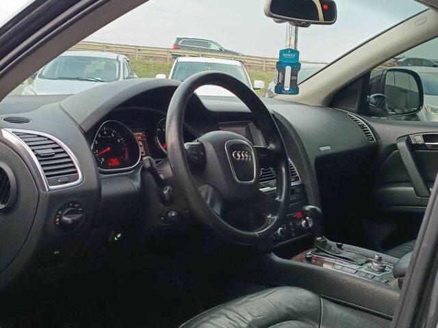 Чорний Ауді Ку 7, об'ємом двигуна 4.2 л та пробігом 220 тис. км за 10000 $, фото 22 на Automoto.ua