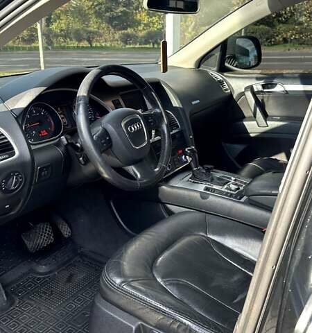 Черный Ауди Ку 7, объемом двигателя 2.97 л и пробегом 400 тыс. км за 11200 $, фото 6 на Automoto.ua