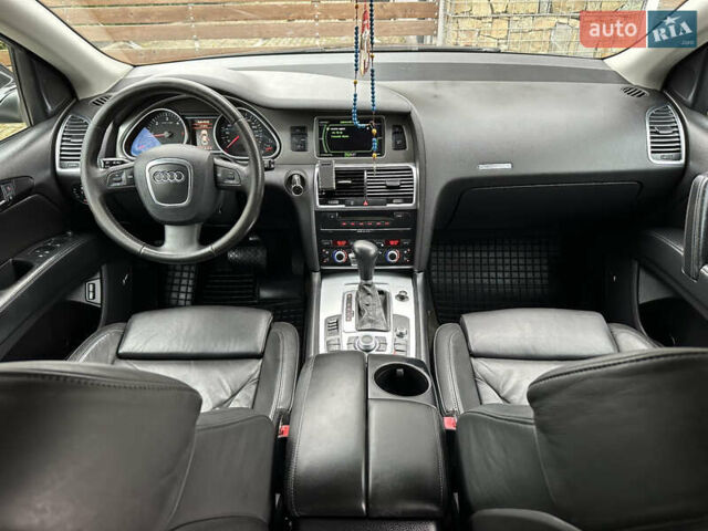 Черный Ауди Ку 7, объемом двигателя 3 л и пробегом 351 тыс. км за 12399 $, фото 2 на Automoto.ua