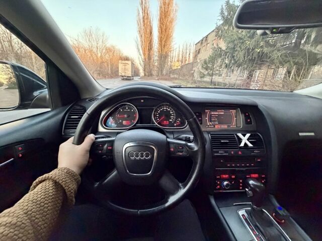 Чорний Ауді Ку 7, об'ємом двигуна 0 л та пробігом 450 тис. км за 4500 $, фото 9 на Automoto.ua