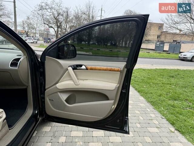 Черный Ауди Ку 7, объемом двигателя 4.2 л и пробегом 291 тыс. км за 9999 $, фото 47 на Automoto.ua