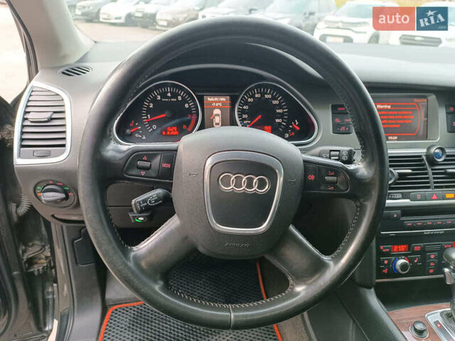 Чорний Ауді Ку 7, об'ємом двигуна 4.2 л та пробігом 220 тис. км за 10000 $, фото 25 на Automoto.ua