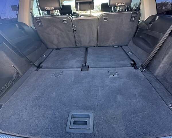 Черный Ауди Ку 7, объемом двигателя 0 л и пробегом 230 тыс. км за 9000 $, фото 11 на Automoto.ua