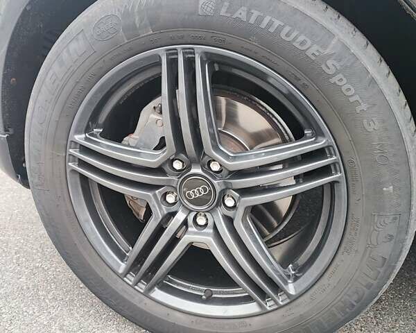 Чорний Ауді Ку 7, об'ємом двигуна 2.97 л та пробігом 398 тис. км за 10700 $, фото 16 на Automoto.ua