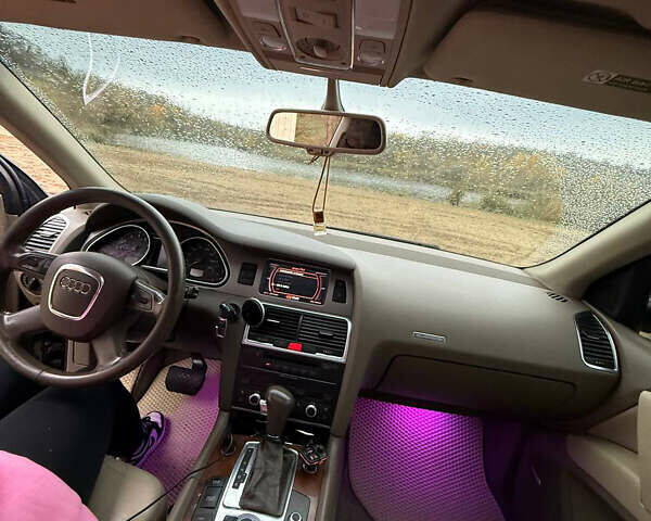 Черный Ауди Ку 7, объемом двигателя 4.16 л и пробегом 279 тыс. км за 10000 $, фото 16 на Automoto.ua