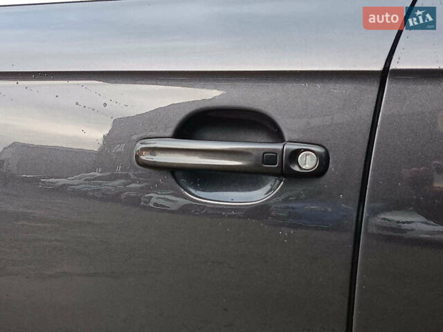 Чорний Ауді Ку 7, об'ємом двигуна 4.2 л та пробігом 220 тис. км за 10000 $, фото 16 на Automoto.ua