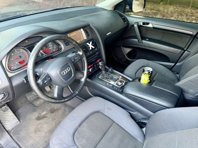 Чорний Ауді Ку 7, об'ємом двигуна 0 л та пробігом 450 тис. км за 4500 $, фото 7 на Automoto.ua