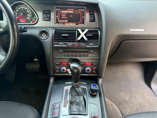 Чорний Ауді Ку 7, об'ємом двигуна 0 л та пробігом 450 тис. км за 4500 $, фото 10 на Automoto.ua