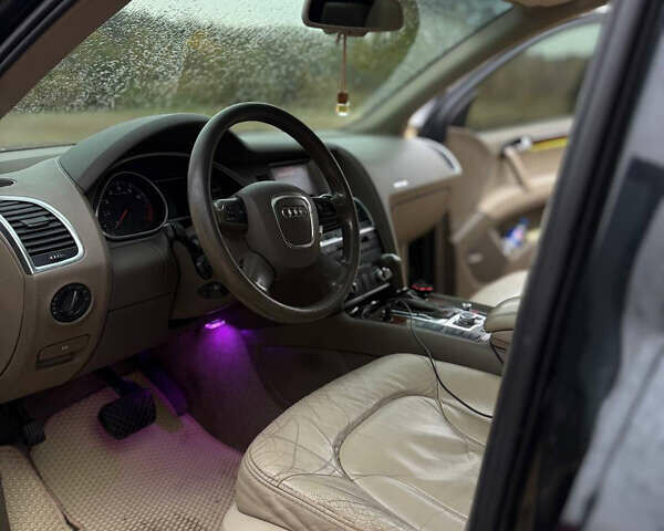 Черный Ауди Ку 7, объемом двигателя 4.16 л и пробегом 279 тыс. км за 10000 $, фото 14 на Automoto.ua