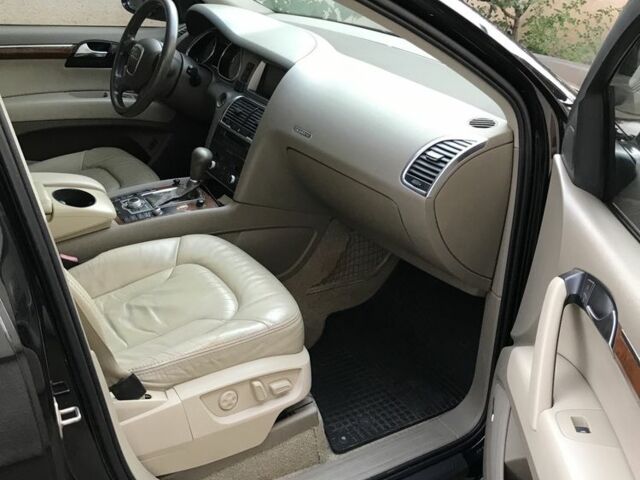 Чорний Ауді Ку 7, об'ємом двигуна 4.2 л та пробігом 195 тис. км за 9600 $, фото 6 на Automoto.ua