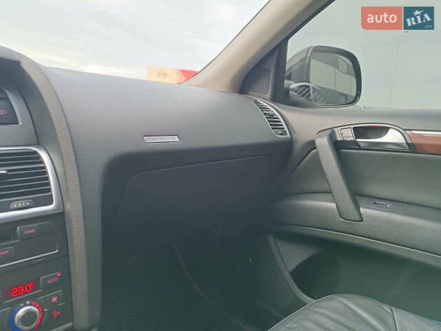 Чорний Ауді Ку 7, об'ємом двигуна 4.2 л та пробігом 220 тис. км за 10000 $, фото 29 на Automoto.ua