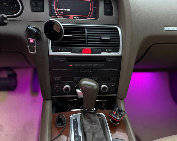 Черный Ауди Ку 7, объемом двигателя 4.16 л и пробегом 279 тыс. км за 10000 $, фото 15 на Automoto.ua