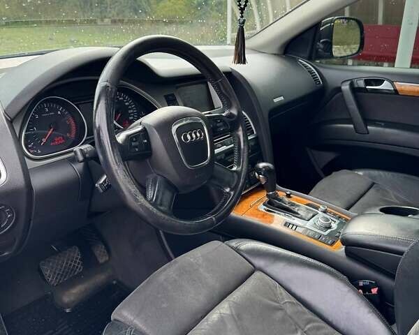 Чорний Ауді Ку 7, об'ємом двигуна 3 л та пробігом 267 тис. км за 13500 $, фото 3 на Automoto.ua