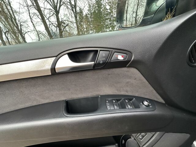 Черный Ауди Ку 7, объемом двигателя 3 л и пробегом 337 тыс. км за 7150 $, фото 18 на Automoto.ua