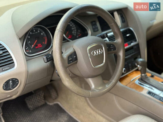 Черный Ауди Ку 7, объемом двигателя 4.2 л и пробегом 260 тыс. км за 10440 $, фото 22 на Automoto.ua