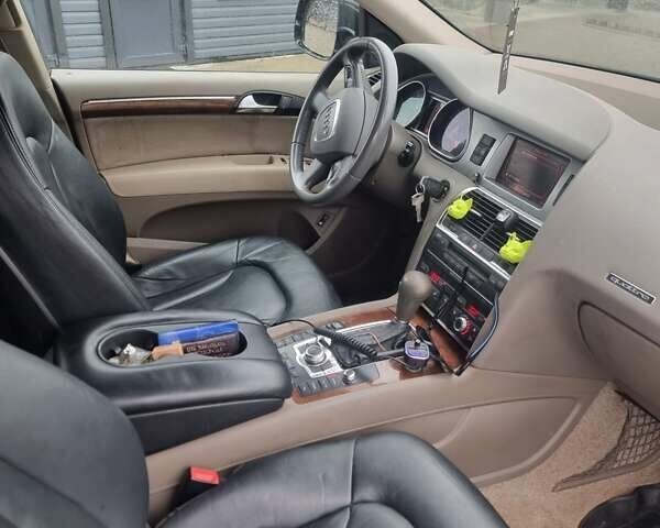Черный Ауди Ку 7, объемом двигателя 3 л и пробегом 305 тыс. км за 6400 $, фото 4 на Automoto.ua