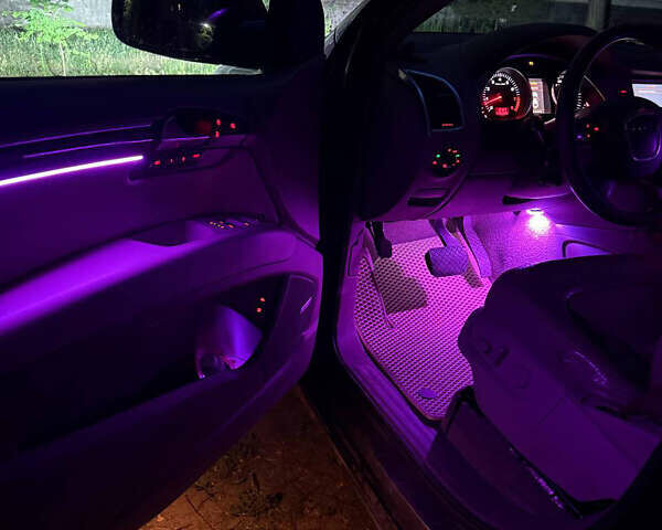 Черный Ауди Ку 7, объемом двигателя 4.16 л и пробегом 279 тыс. км за 10000 $, фото 5 на Automoto.ua