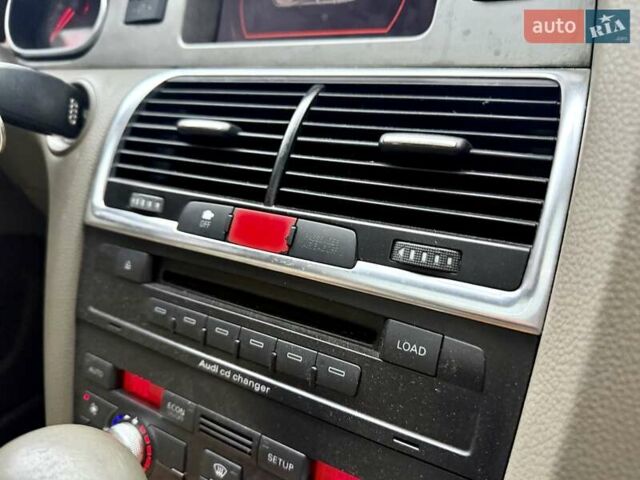 Черный Ауди Ку 7, объемом двигателя 4.2 л и пробегом 291 тыс. км за 9999 $, фото 56 на Automoto.ua