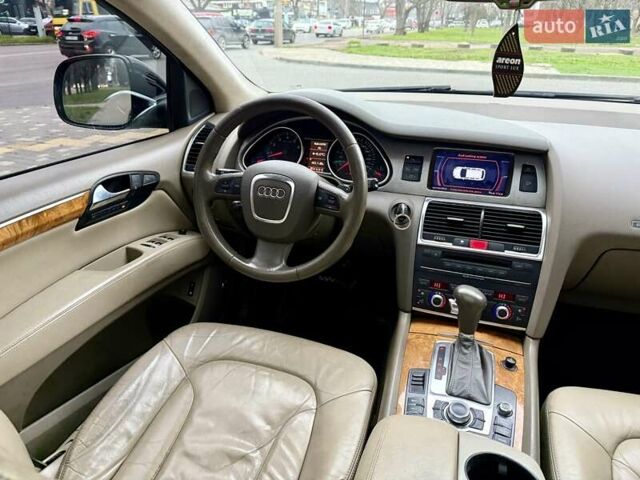 Черный Ауди Ку 7, объемом двигателя 4.2 л и пробегом 291 тыс. км за 9999 $, фото 80 на Automoto.ua
