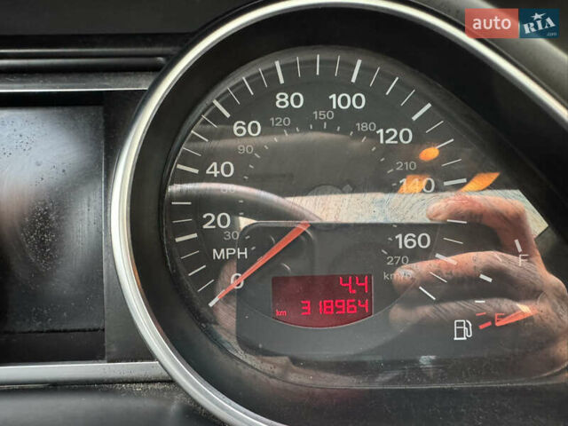 Чорний Ауді Ку 7, об'ємом двигуна 4.2 л та пробігом 335 тис. км за 10599 $, фото 36 на Automoto.ua