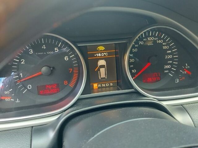 Черный Ауди Ку 7, объемом двигателя 3.6 л и пробегом 285 тыс. км за 9700 $, фото 3 на Automoto.ua