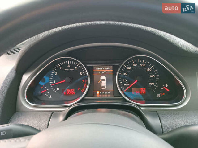 Чорний Ауді Ку 7, об'ємом двигуна 4.2 л та пробігом 220 тис. км за 10000 $, фото 24 на Automoto.ua