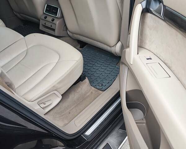 Чорний Ауді Ку 7, об'ємом двигуна 2.97 л та пробігом 398 тис. км за 10700 $, фото 13 на Automoto.ua