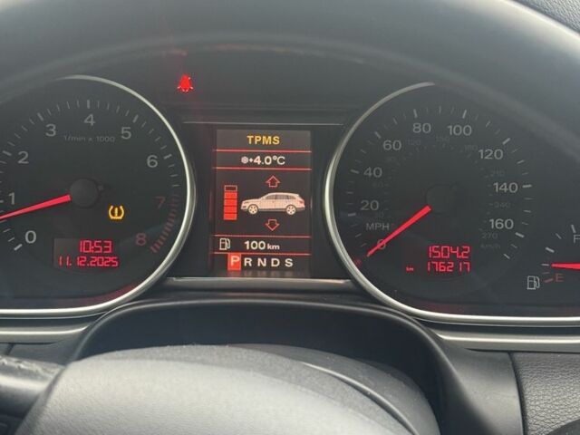 Черный Ауди Ку 7, объемом двигателя 4.2 л и пробегом 176 тыс. км за 10000 $, фото 7 на Automoto.ua