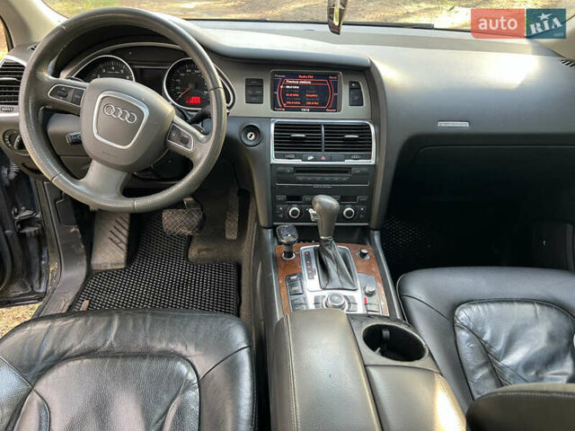 Черный Ауди Ку 7, объемом двигателя 3.6 л и пробегом 234 тыс. км за 9700 $, фото 7 на Automoto.ua