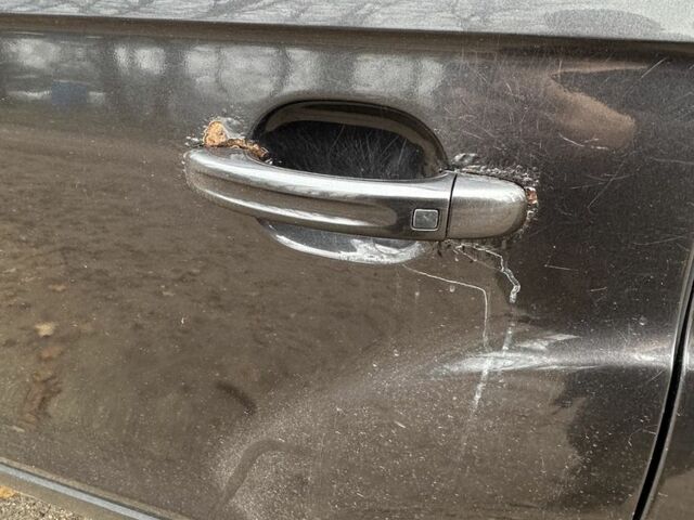 Черный Ауди Ку 7, объемом двигателя 3 л и пробегом 337 тыс. км за 7150 $, фото 8 на Automoto.ua