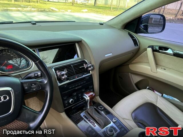 Черный Ауди Ку 7, объемом двигателя 4.2 л и пробегом 308 тыс. км за 17300 $, фото 7 на Automoto.ua