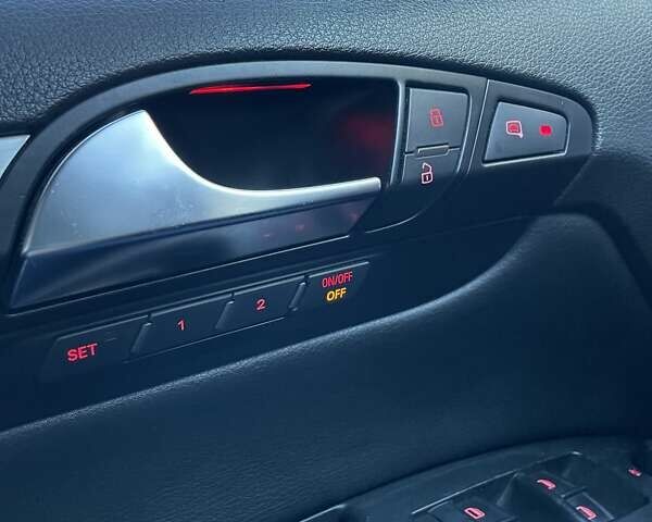Черный Ауди Ку 7, объемом двигателя 4.2 л и пробегом 180 тыс. км за 14700 $, фото 10 на Automoto.ua