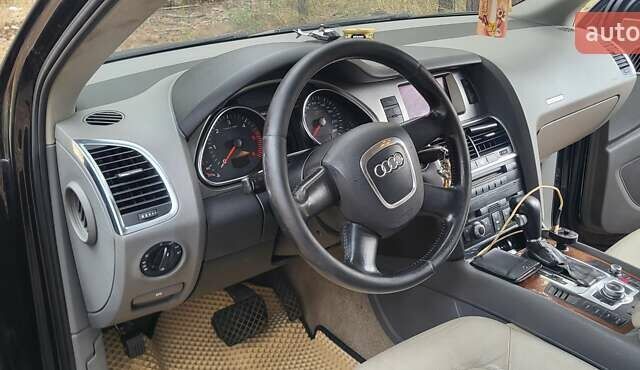 Чорний Ауді Ку 7, об'ємом двигуна 3 л та пробігом 318 тис. км за 10800 $, фото 4 на Automoto.ua