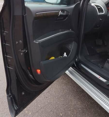 Черный Ауди Ку 7, объемом двигателя 3 л и пробегом 303 тыс. км за 12500 $, фото 9 на Automoto.ua