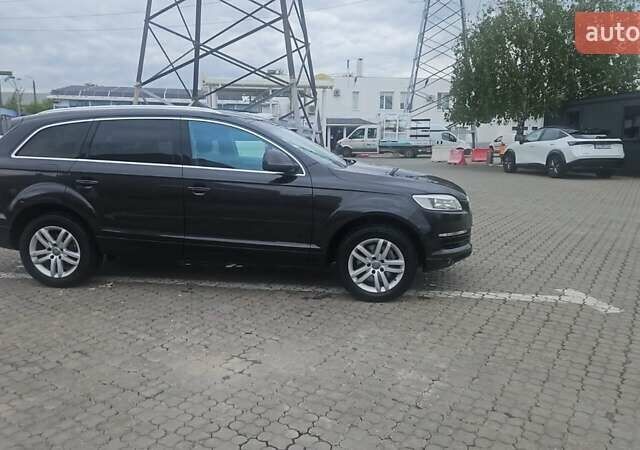 Черный Ауди Ку 7, объемом двигателя 3 л и пробегом 284 тыс. км за 13500 $, фото 1 на Automoto.ua