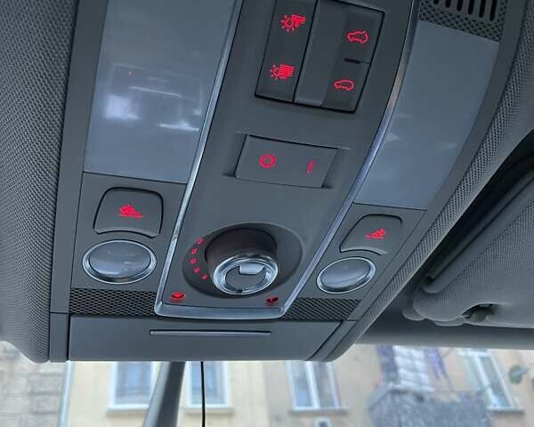 Черный Ауди Ку 7, объемом двигателя 4.2 л и пробегом 180 тыс. км за 14700 $, фото 15 на Automoto.ua