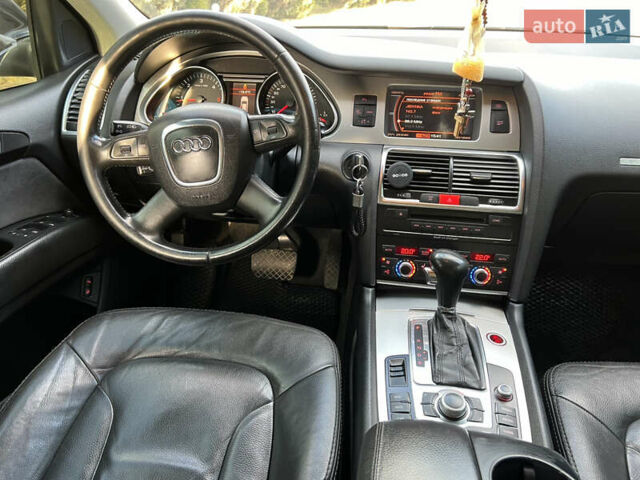 Чорний Ауді Ку 7, об'ємом двигуна 3 л та пробігом 372 тис. км за 13200 $, фото 52 на Automoto.ua