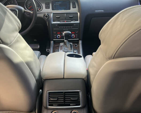 Черный Ауди Ку 7, объемом двигателя 4.2 л и пробегом 233 тыс. км за 15400 $, фото 12 на Automoto.ua