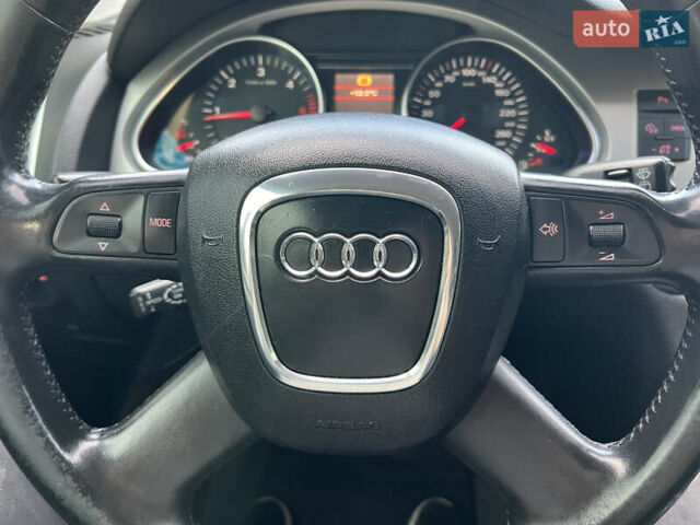 Чорний Ауді Ку 7, об'ємом двигуна 3 л та пробігом 372 тис. км за 13200 $, фото 41 на Automoto.ua
