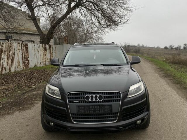Черный Ауди Ку 7, объемом двигателя 3 л и пробегом 250 тыс. км за 6399 $, фото 2 на Automoto.ua
