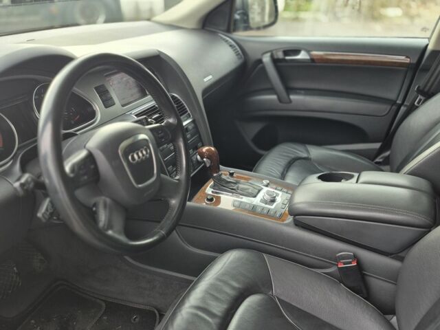 Чорний Ауді Ку 7, об'ємом двигуна 0 л та пробігом 181 тис. км за 9999 $, фото 6 на Automoto.ua