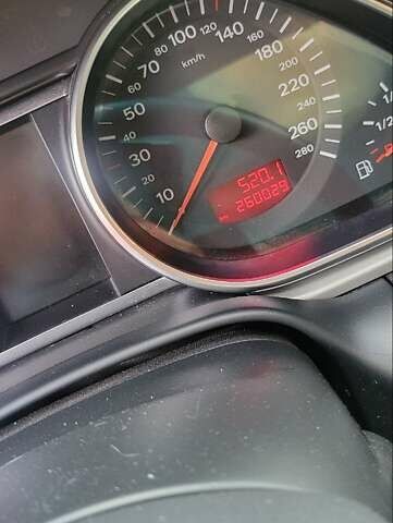 Черный Ауди Ку 7, объемом двигателя 2.97 л и пробегом 260 тыс. км за 13300 $, фото 3 на Automoto.ua