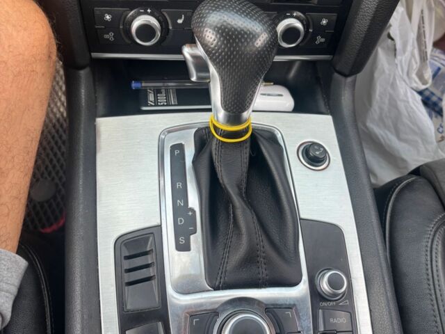 Черный Ауди Ку 7, объемом двигателя 3 л и пробегом 296 тыс. км за 13500 $, фото 5 на Automoto.ua