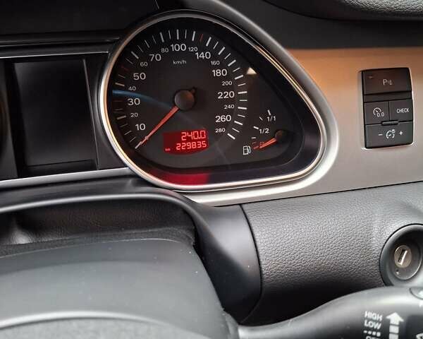 Черный Ауди Ку 7, объемом двигателя 2.97 л и пробегом 230 тыс. км за 16500 $, фото 7 на Automoto.ua