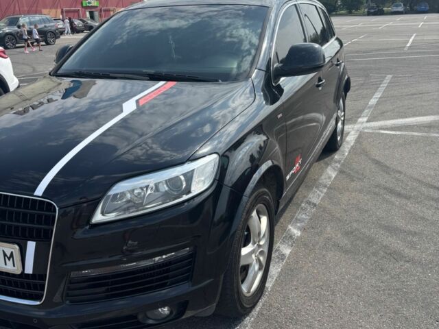 Черный Ауди Ку 7, объемом двигателя 3 л и пробегом 296 тыс. км за 13500 $, фото 1 на Automoto.ua